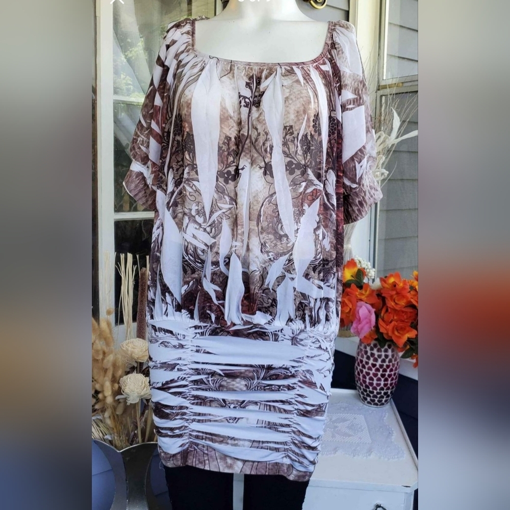 Yu're Open Back Puff Shoulder Smocked Waist  Tunic Top Boho Floral Blouse ( S-M)